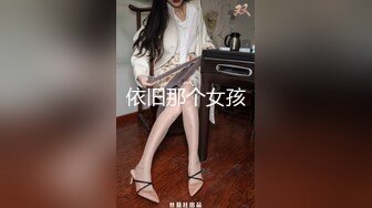 刚生完孩子不久的大美妞奶子涨的巨大，奶水用不完，哥几个上去啃两口尝尝外国母乳啥味道