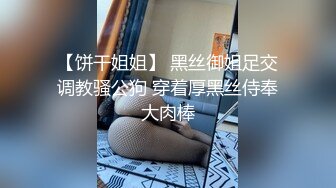 商场女厕全景偷拍漂亮的妹纸人嫩B更嫩