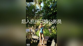   夫妻日常做爱 美娇妻边玩手机边吃屌内裤不脱扒个缝就插